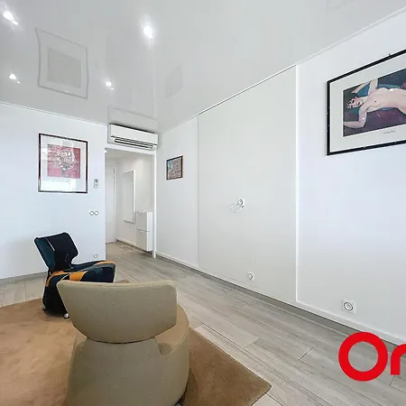 Renove Avec Terrasse, Climatisation Et Parking A - Fr-1-647-42 * Menton