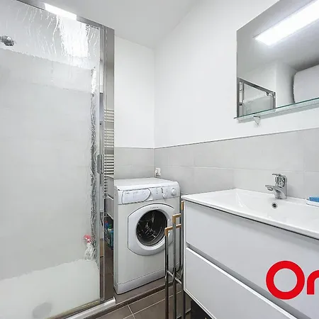 Renove Avec Terrasse, Climatisation Et Parking A - Fr-1-647-42 Menton
